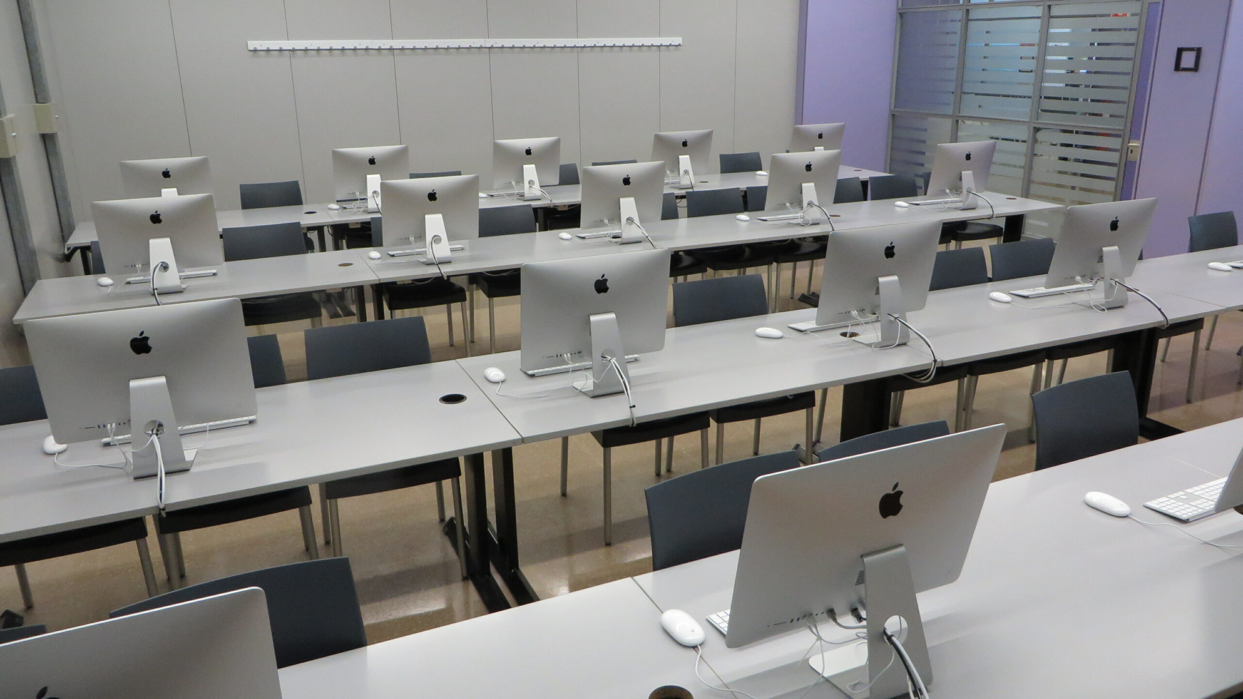 Social Point mobile application laboratory at FIB – inLab FIB