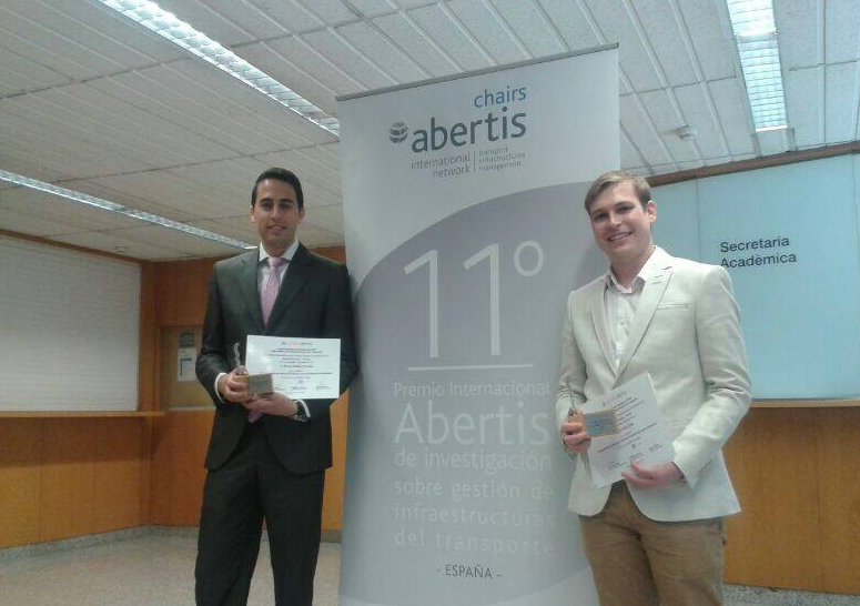 Estudiants premiats: Manuel Bullejos a l'esquerra i Borja Moya a la dreta